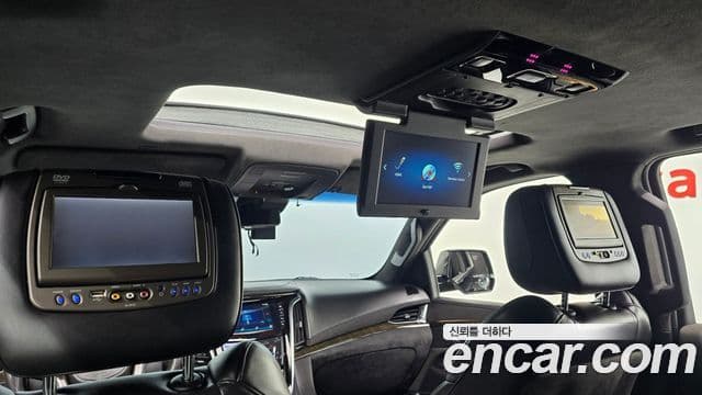 Cadillac Escalade 2018 — Şəkil 17/20