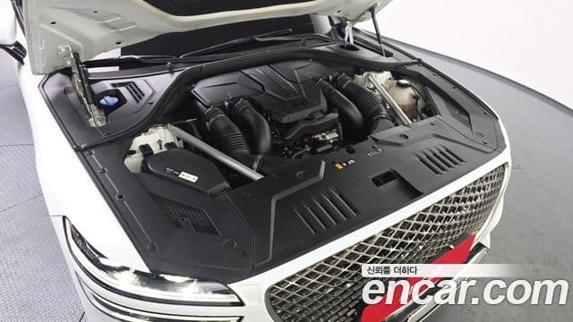 Genesis GV70 2021 — ფოტო 19/20