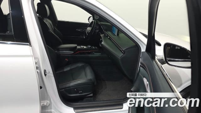 Genesis GV70 2021 — ფოტო 18/20