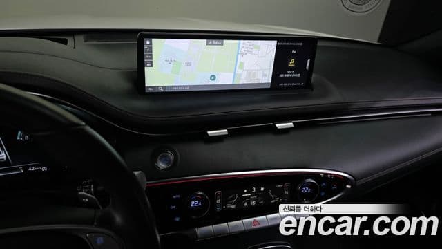 Genesis GV70 2021 — ფოტო 15/20