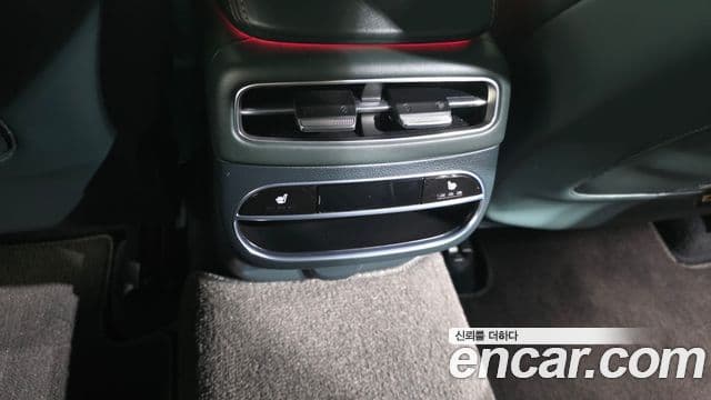 Genesis GV70 2021 — ფოტო 12/20