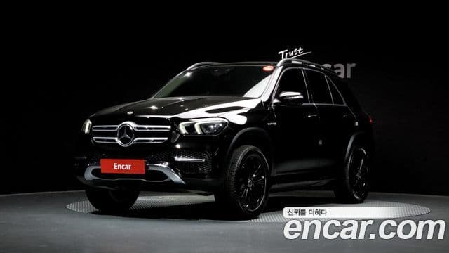 Mercedes-Benz GLE-Class 2022 — Photo 10/20