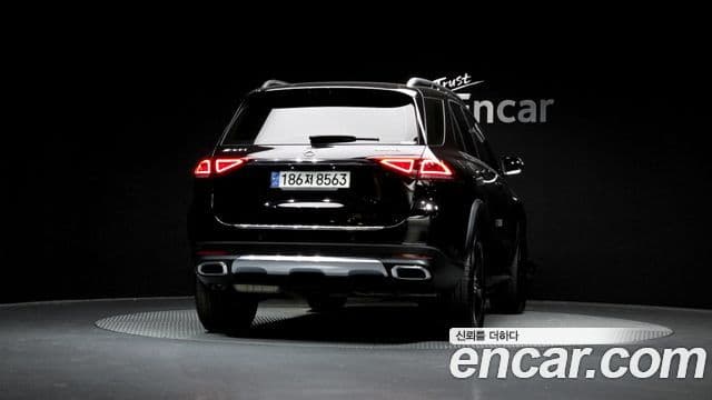 Mercedes-Benz GLE-Class 2022 — Photo 19/20