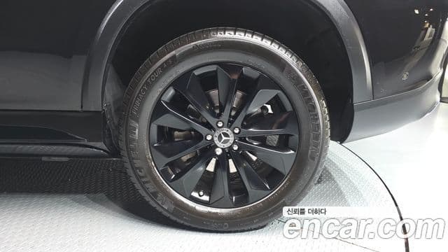 Mercedes-Benz GLE-Class 2022 — Photo 3/20