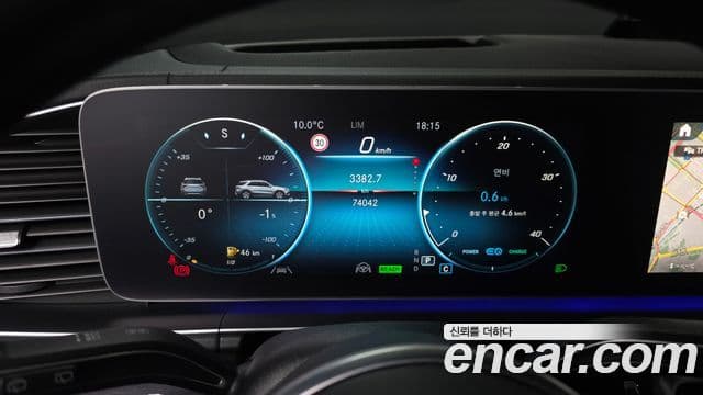 Mercedes-Benz GLE-Class 2022 — Photo 17/20