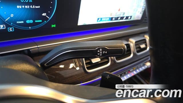 Mercedes-Benz GLE-Class 2022 — Photo 18/20