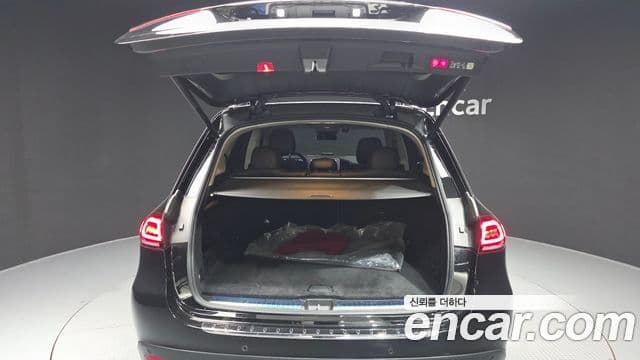 Mercedes-Benz GLE-Class 2022 — Photo 11/20