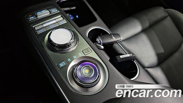 Genesis GV70 2023 — ფოტო 9/20