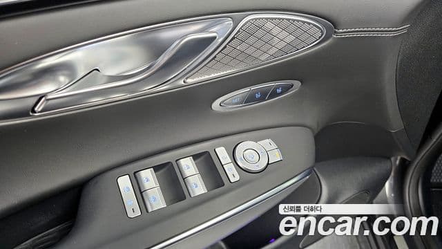 Genesis GV70 2023 — фото 14 из 20