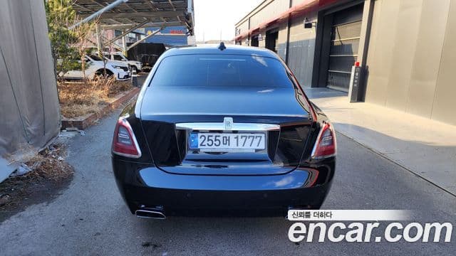 Rolls-Royce Ghost 2024 — Şəkil 3/20
