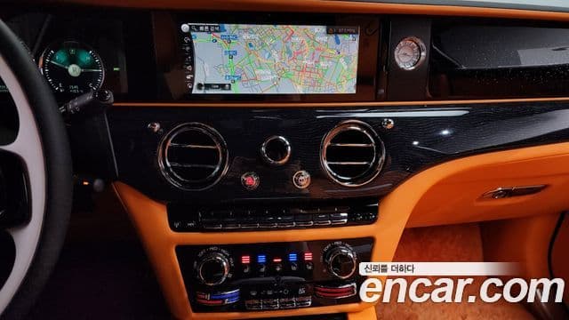 Rolls-Royce Ghost 2024 — Şəkil 14/20