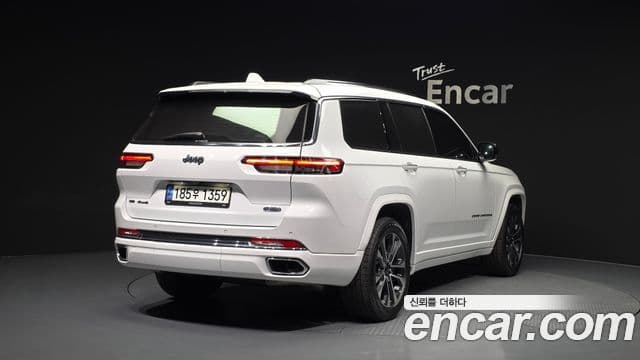 Jeep Grand Cherokee 2022 — ფოტო 2/20