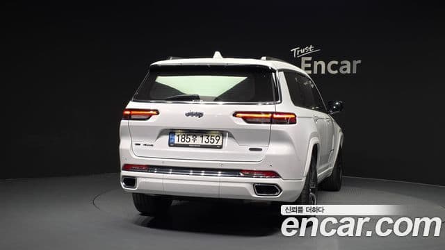 Jeep Grand Cherokee 2022 — ფოტო 4/20