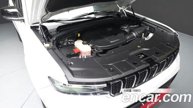 Jeep Grand Cherokee 2022 — ფოტო 6/20