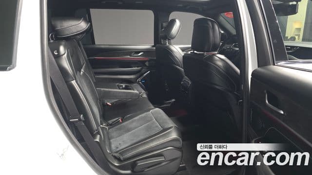Jeep Grand Cherokee 2022 — ფოტო 12/20
