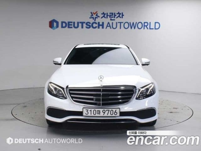 Mercedes-Benz E-Class 2020 — ფოტო 19/20