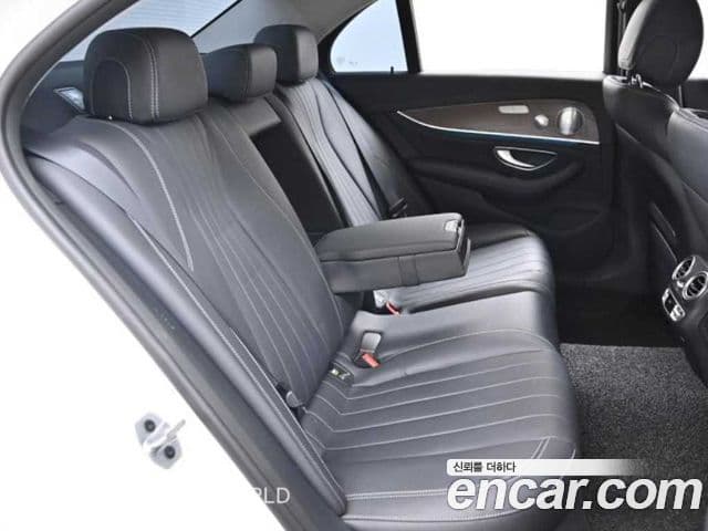 Mercedes-Benz E-Class 2020 — ფოტო 12/20