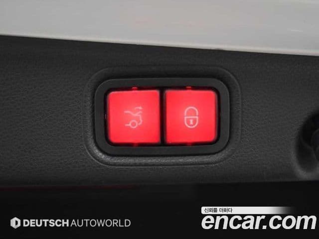 Mercedes-Benz E-Class 2020 — ფოტო 18/20