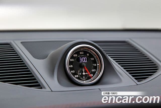 Porsche Macan 2020 — Şəkil 14/20
