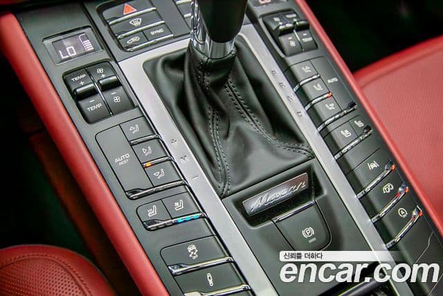 Porsche Macan 2020 — Şəkil 13/20