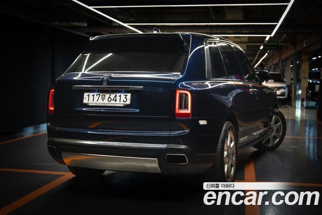 Rolls-Royce Cullinan 2022 — ფოტო 4/12