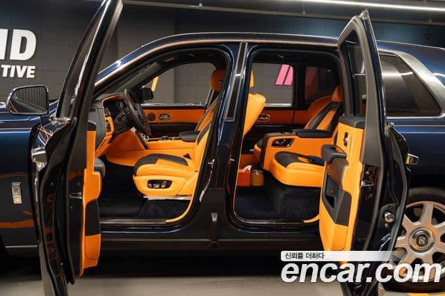 Rolls-Royce Cullinan 2022 — ფოტო 8/12