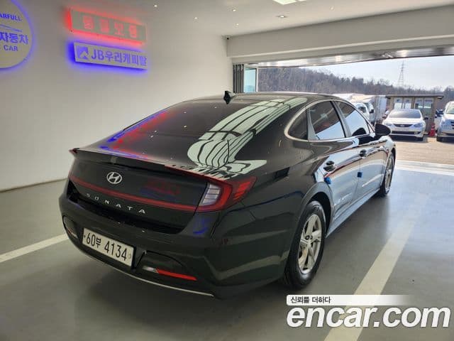 Hyundai Sonata 2019 — Фото 1/20