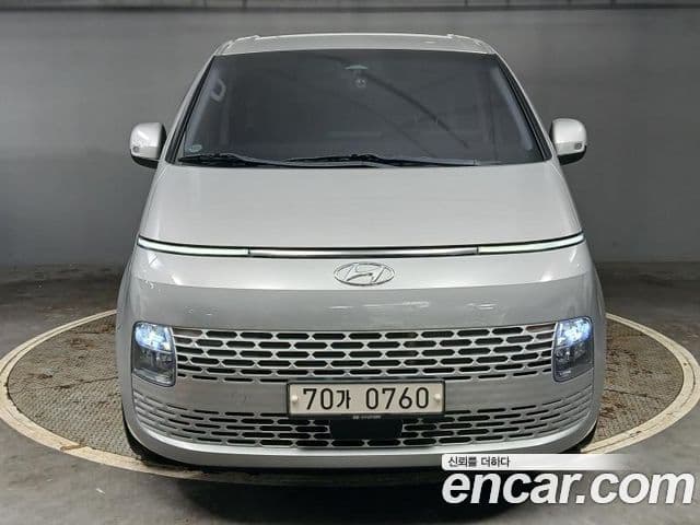 Hyundai Staria 2021 — ფოტო 9/20
