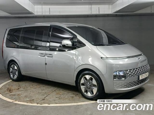 Hyundai Staria 2021 — ფოტო 2/20