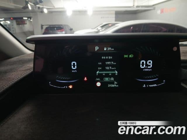 Hyundai Staria 2021 — ფოტო 7/20