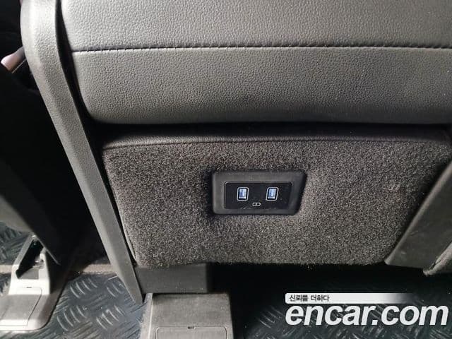 Hyundai Staria 2021 — ფოტო 17/20