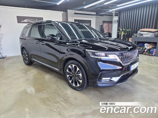 Kia Carnival 2023 — ფოტო 2/20