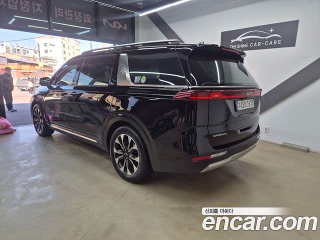 Kia Carnival 2023 — ფოტო 3/20