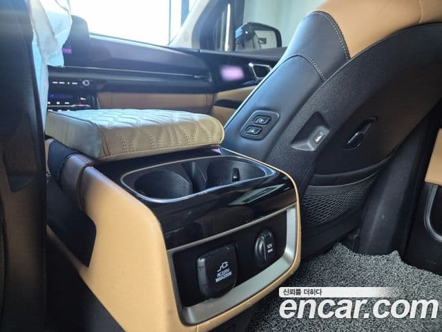 Kia Carnival 2023 — ფოტო 9/20