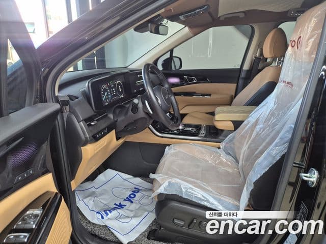Kia Carnival 2023 — ფოტო 12/20