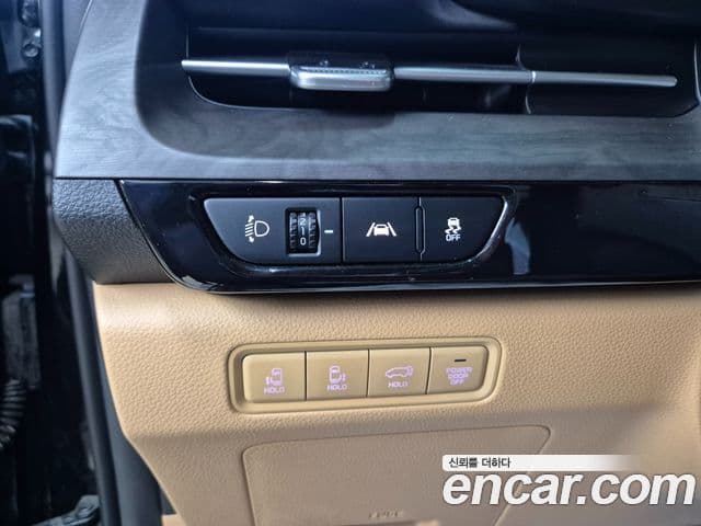 Kia Carnival 2023 — ფოტო 14/20