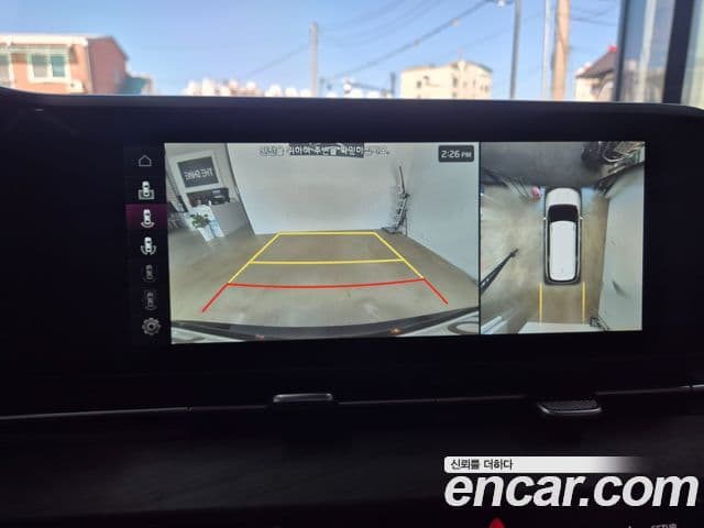 Kia Carnival 2023 — ფოტო 17/20