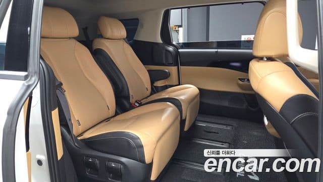 Kia Carnival 2022 — Фото 12/20
