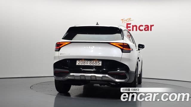 Kia Sportage 2023 — ფოტო 7/20