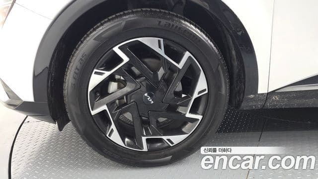 Kia Sportage 2023 — ფოტო 3/20
