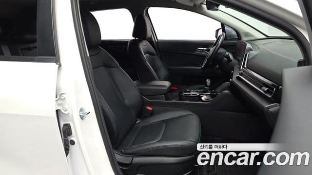 Kia Sportage 2023 — ფოტო 11/20