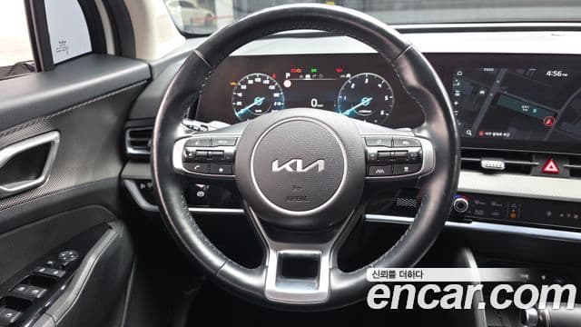 Kia Sportage 2023 — ფოტო 5/20