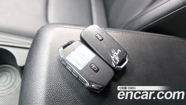 Kia Sportage 2023 — ფოტო 17/20