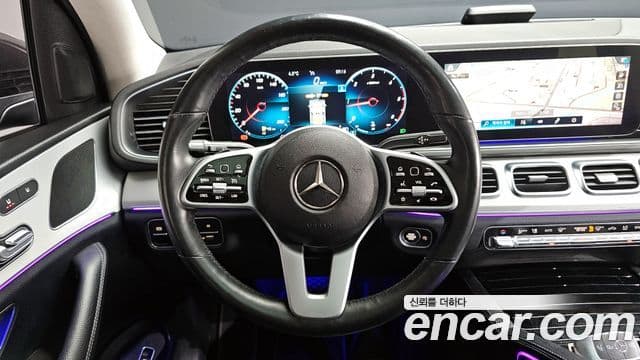 Mercedes-Benz GLE-Class 2020 — ფოტო 13/20