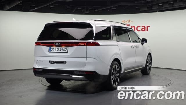 Kia Carnival 2023 — Фото 2/20