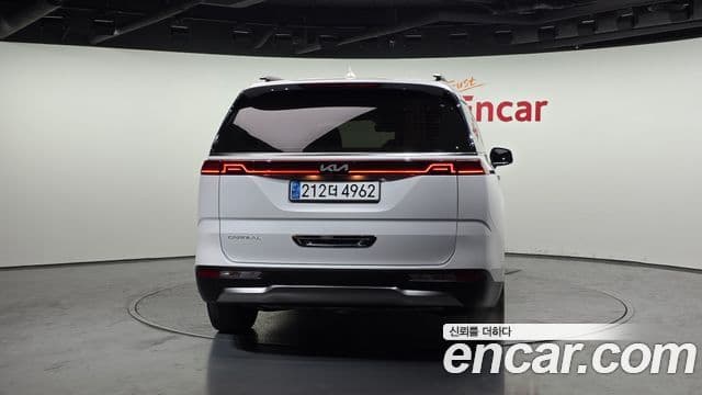 Kia Carnival 2023 — Фото 4/20