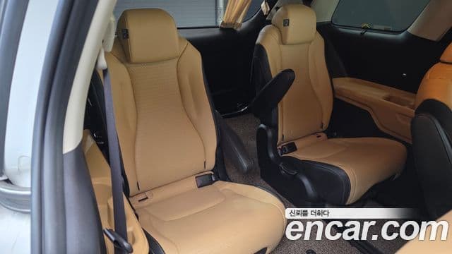 Kia Carnival 2023 — Фото 12/20