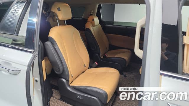 Kia Carnival 2023 — Фото 13/20