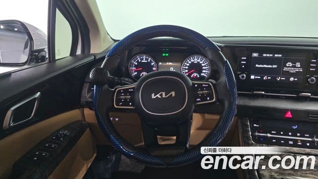 Kia Carnival 2023 — Фото 14/20