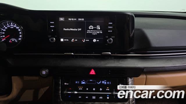Kia Carnival 2023 — Фото 15/20